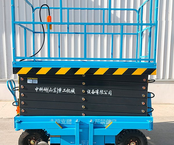 玛纳斯自行走升降机